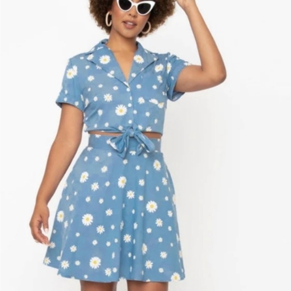 NWT Unique vintage Daisy print Briella flaired skirt and cropped top set retro - Picture 1 of 16
